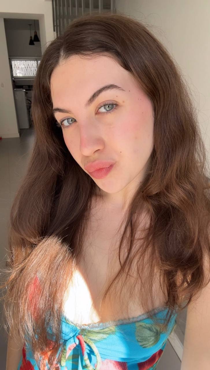 Nude girl Amber in Djibouti