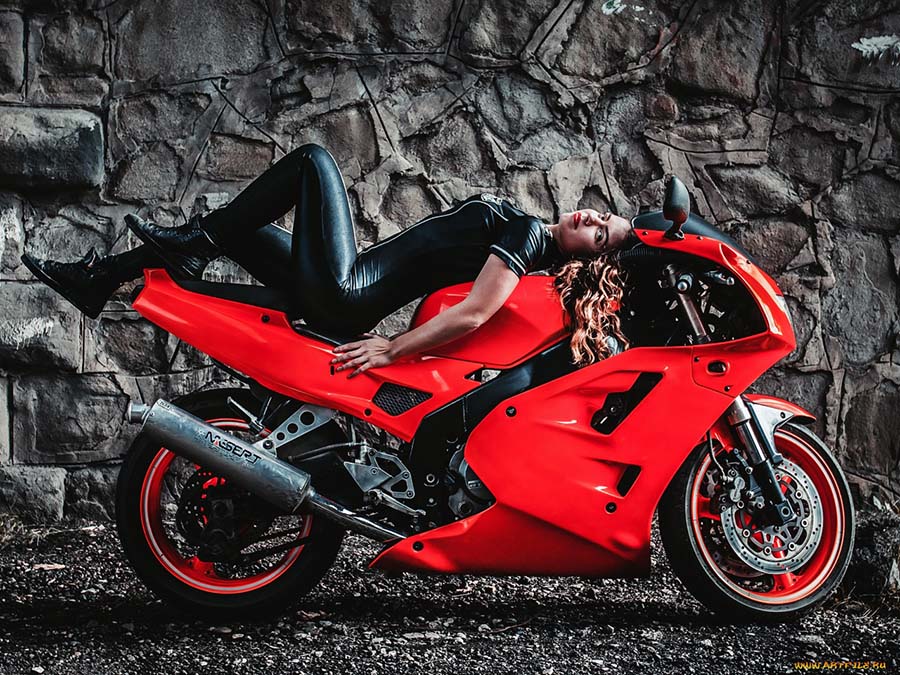 Beautiful girl Beautiful girls and motorcycles in Djibouti
