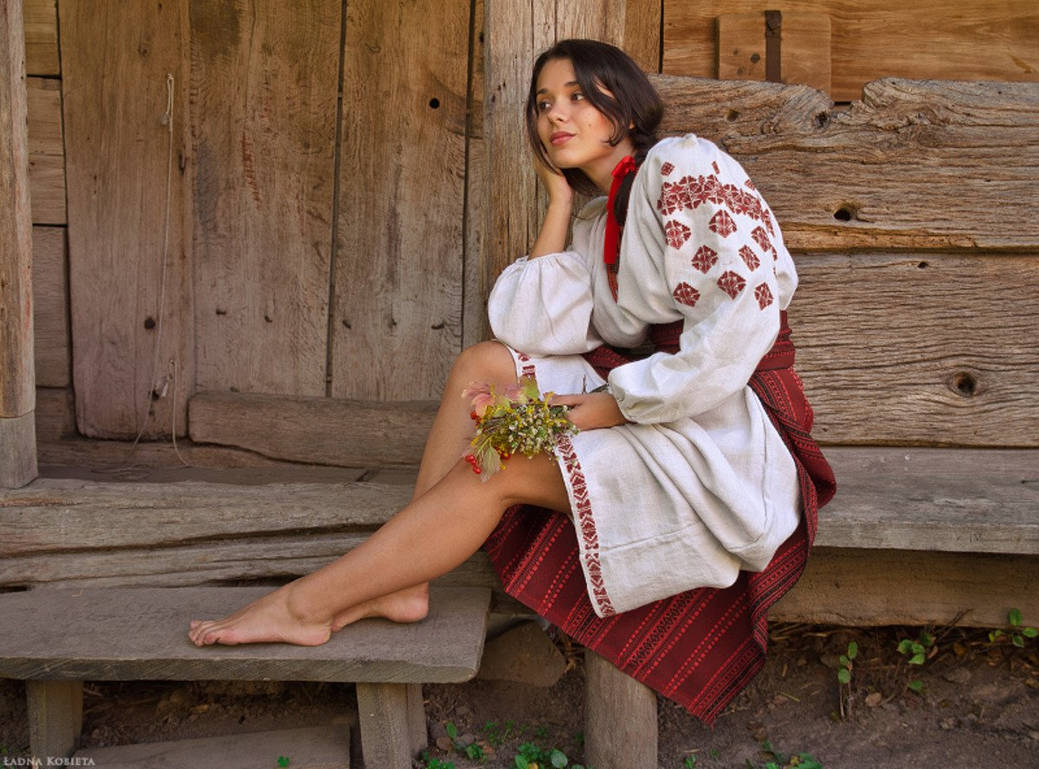 Fresh photos, fresh mood — Women in Slavic costumes online in Djibouti